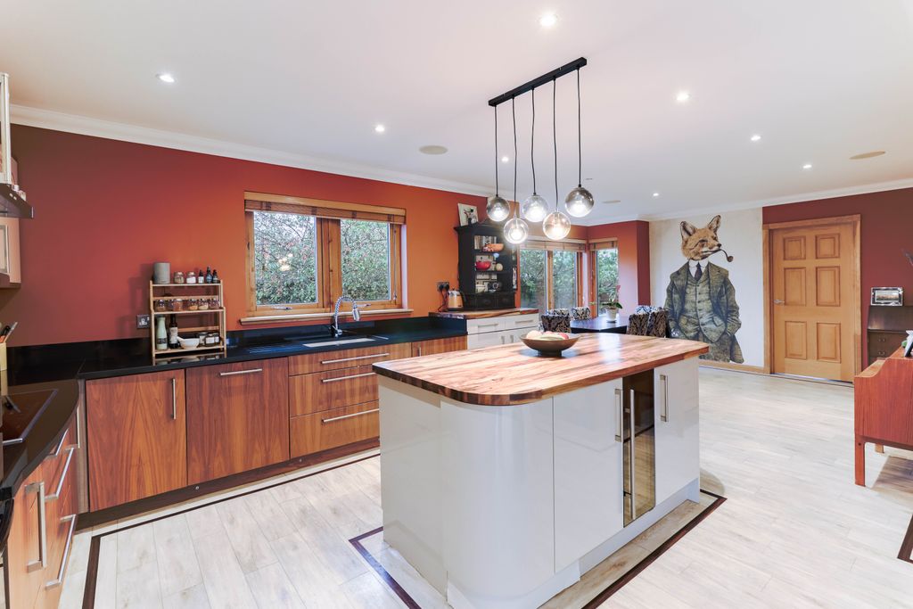 Property photo 3 of 28 Family Dining Kitchen