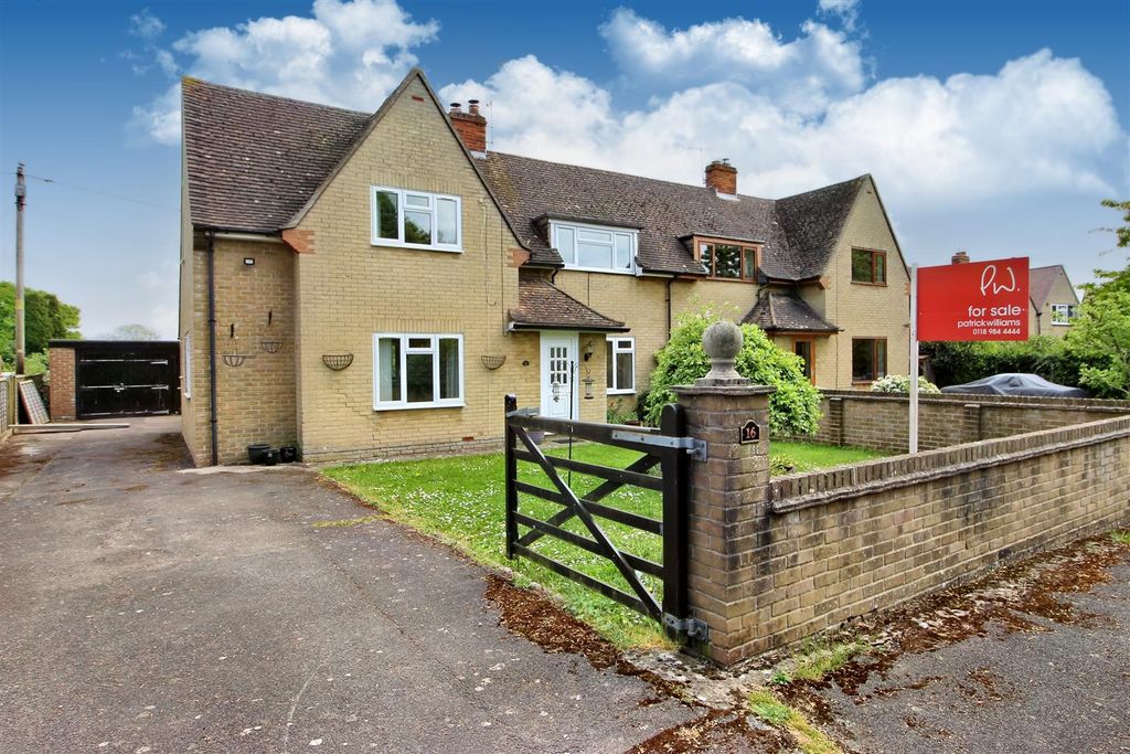 3 bed semi-detached house for sale Ashampstead