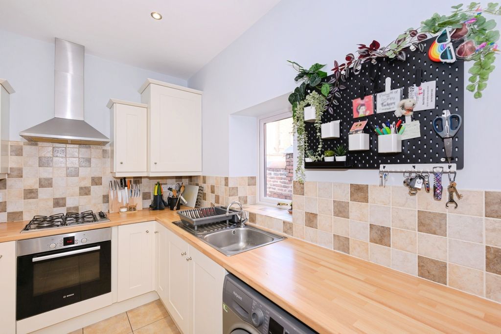 Property photo 3 of 15 Kitchen/Dining Room