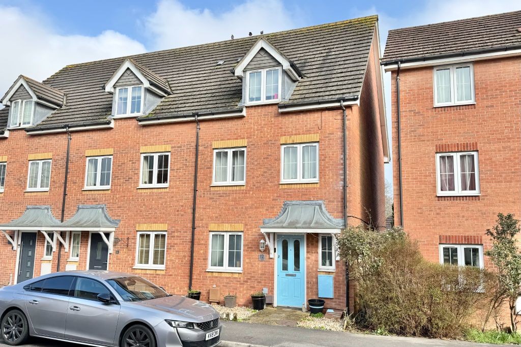 Property photo 1 of 18 Front