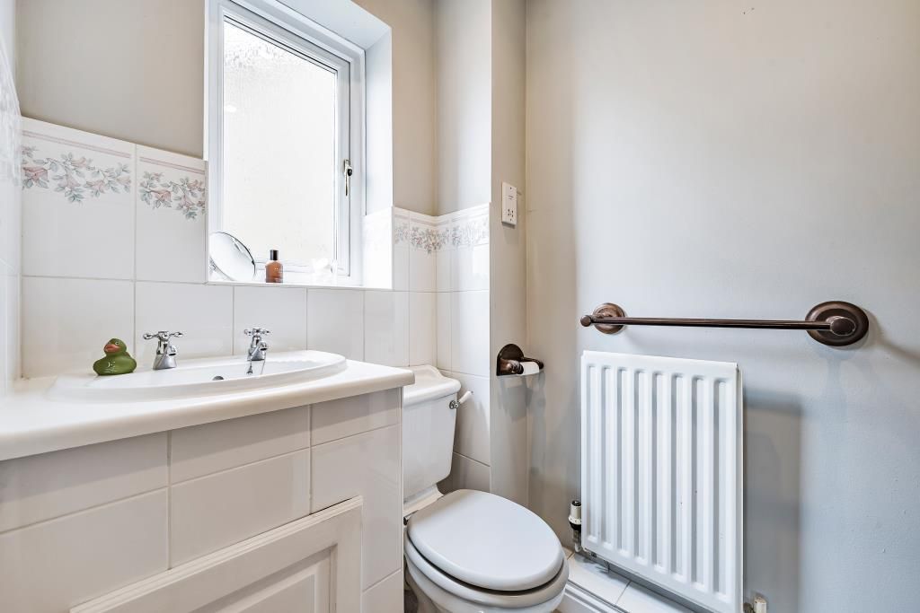 Property photo 3 of 21 Bathroom