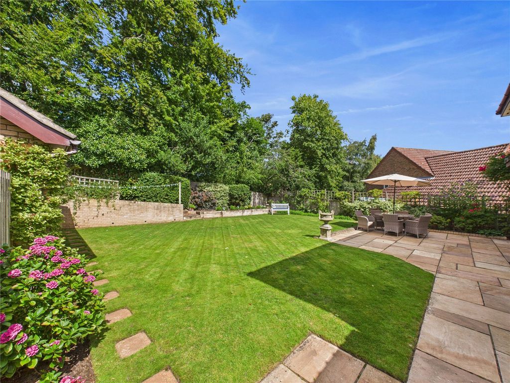 Property photo 3 of 21 Picture No. 18