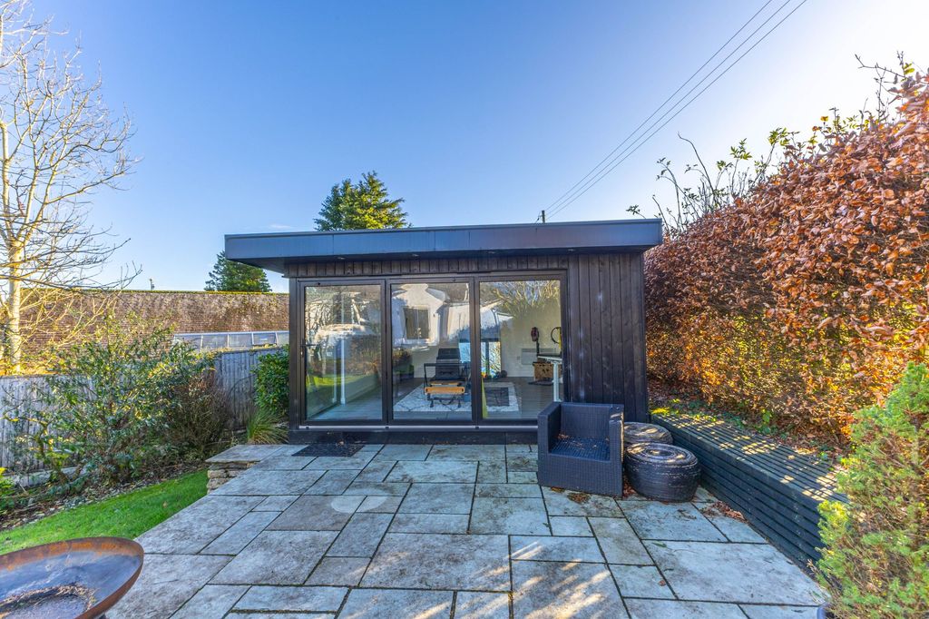 Property photo 3 of 30