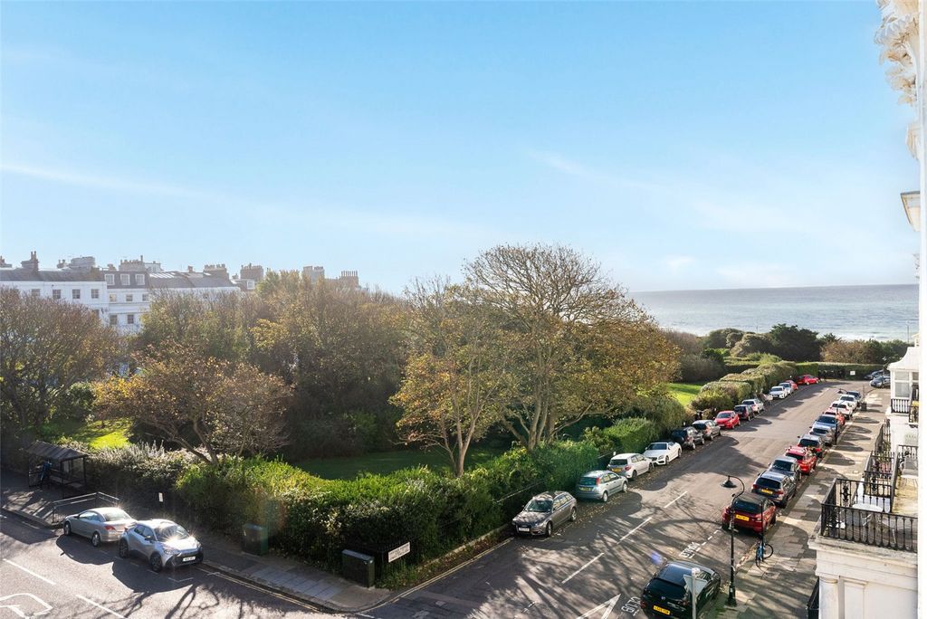 Property photo 2 of 40 Picture No. 32