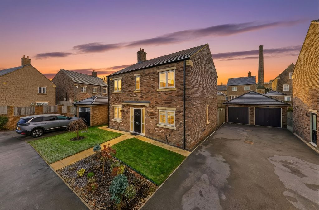 Property photo 1 of 28