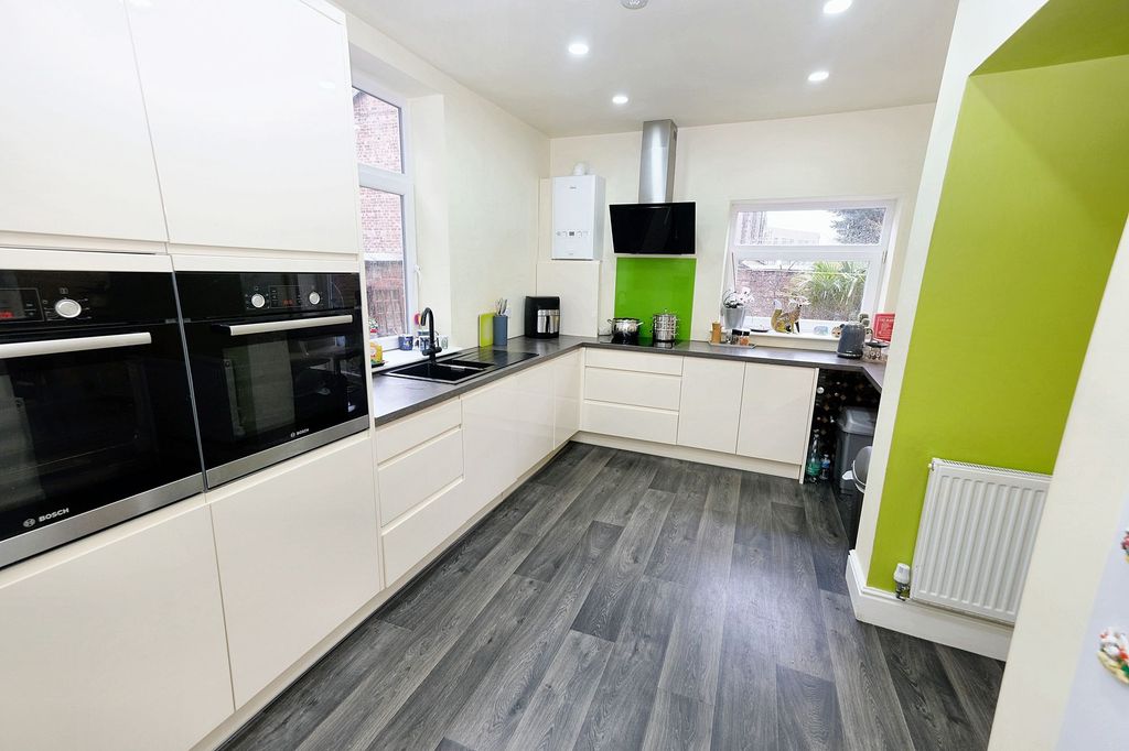 Property photo 3 of 54