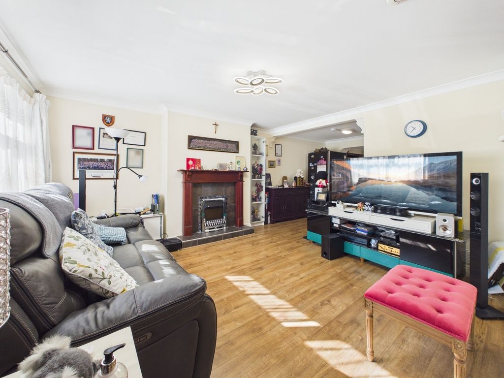 Property photo 3 of 29 4952133