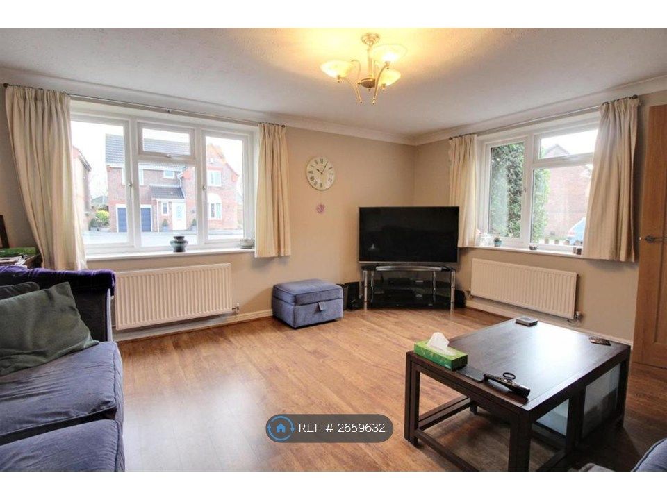 Property photo 2 of 16 Living Room