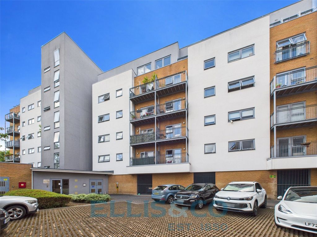 Property photo 2 of 11 Picture No. 19