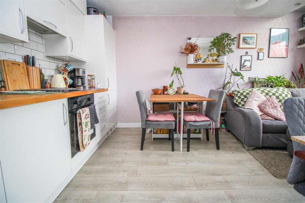 Property photo 3 of 9 Img_1137.Jpg