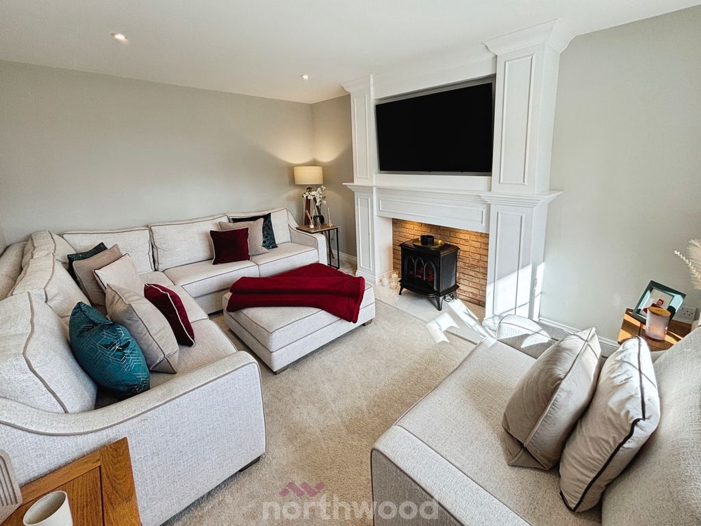 Property photo 2 of 40