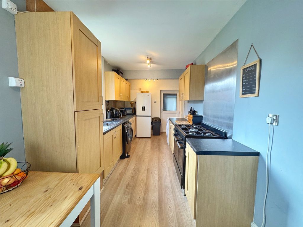 Property photo 3 of 17 Kitchen / Diner