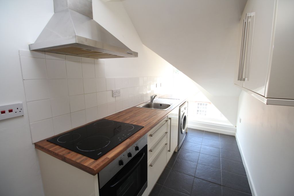 Property photo 3 of 4 Kitchen