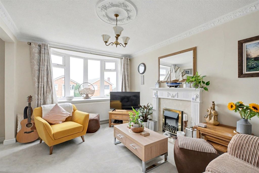 Property photo 3 of 31 Lounge_2.Jpeg