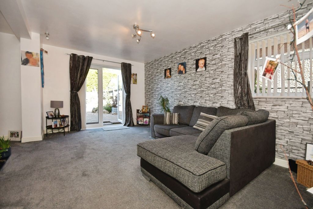 Property photo 3 of 17 Pbox-Img.Jpg