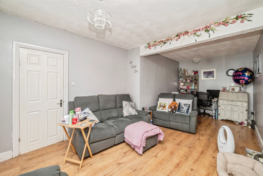 Property photo 2 of 19