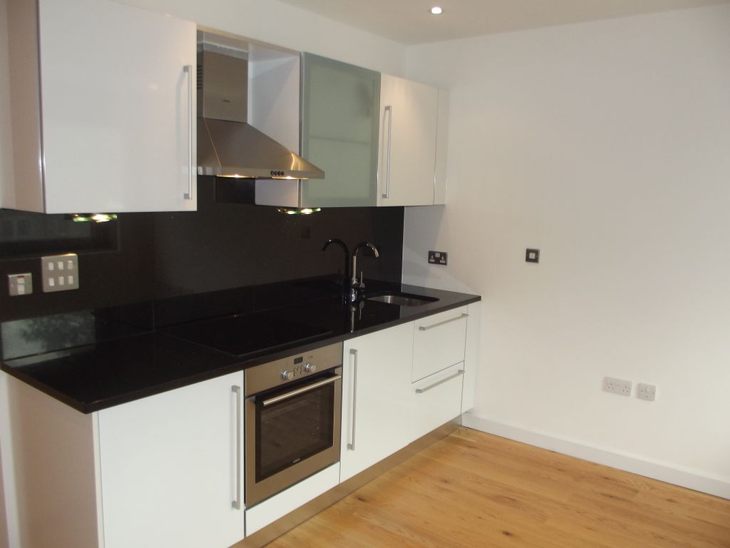 Property photo 2 of 11 Kitchen