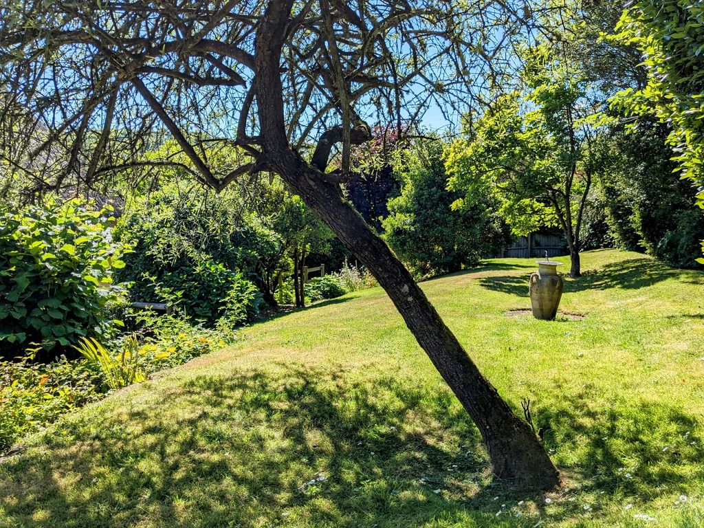 Property photo 3 of 35
