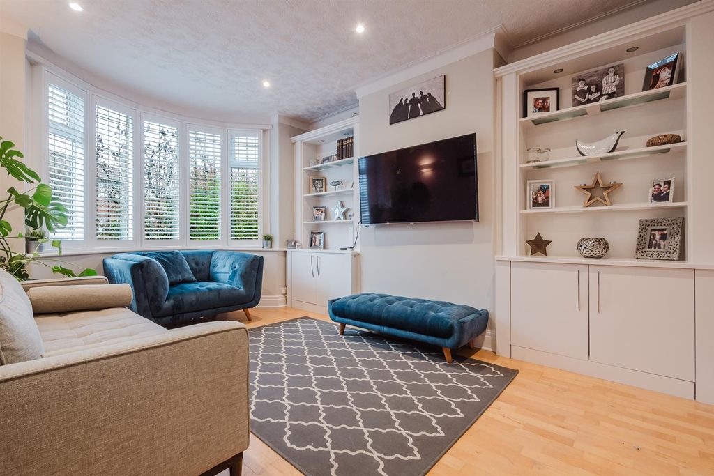 Property photo 2 of 40 Lounge