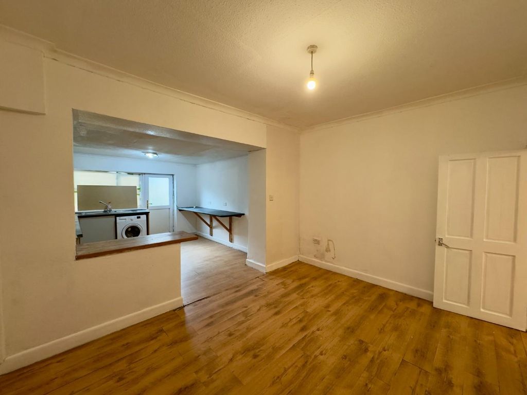 Property photo 3 of 12 Image00003.Jpeg