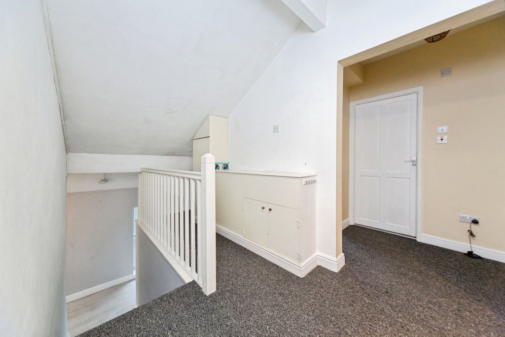 Property photo 2 of 15 Pbox-Img.Jpg