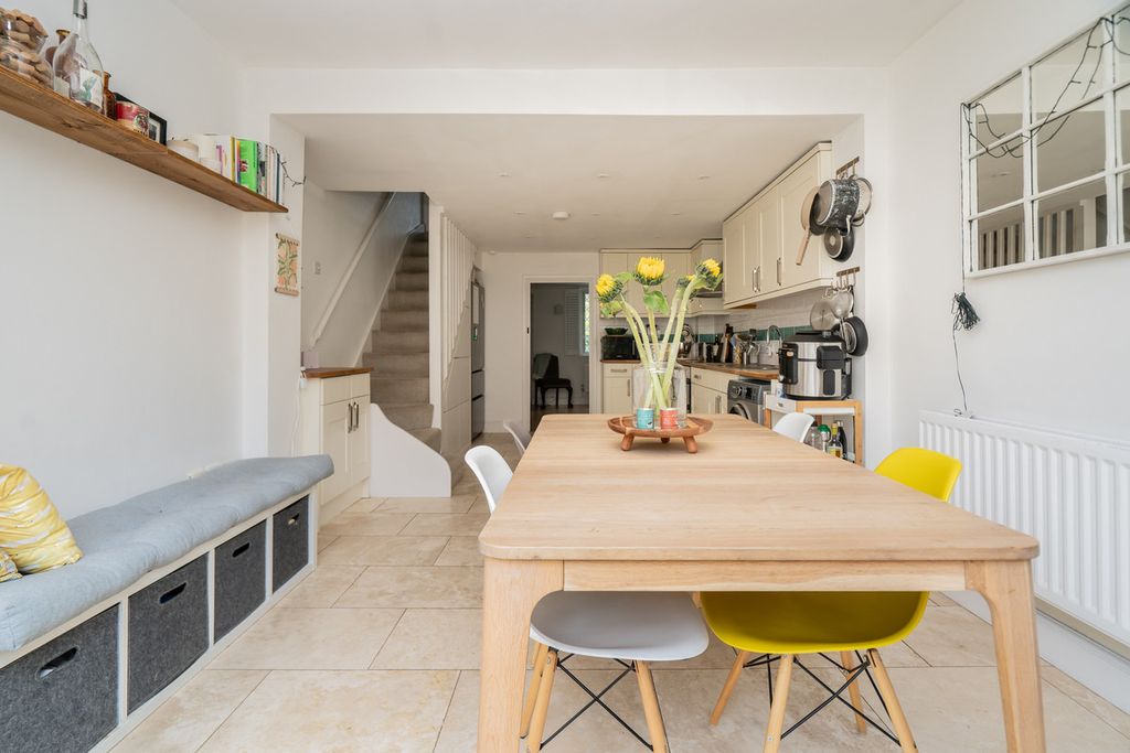 Property photo 2 of 27