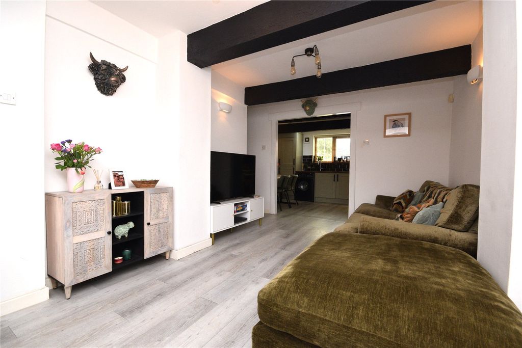 Property photo 2 of 11 Picture No. 24