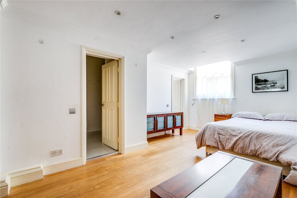 Property photo 3 of 5