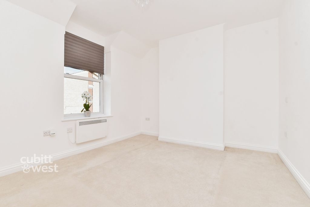 Property photo 3 of 10 27A62580-901Gp7B3