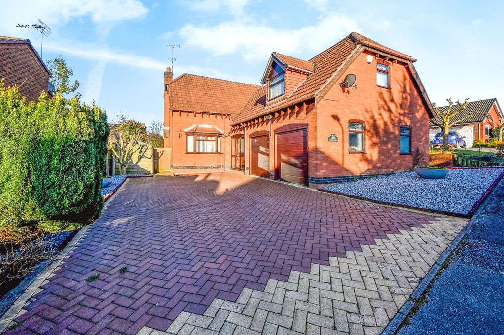 Property photo 1 of 18