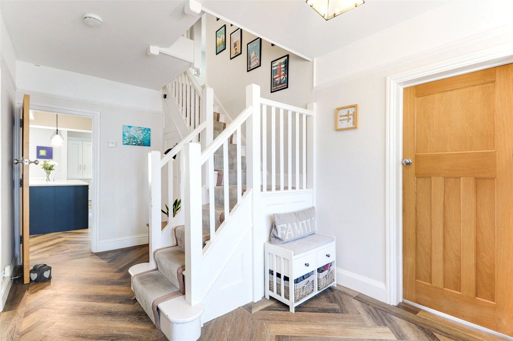 Property photo 2 of 24 Entrance Hall