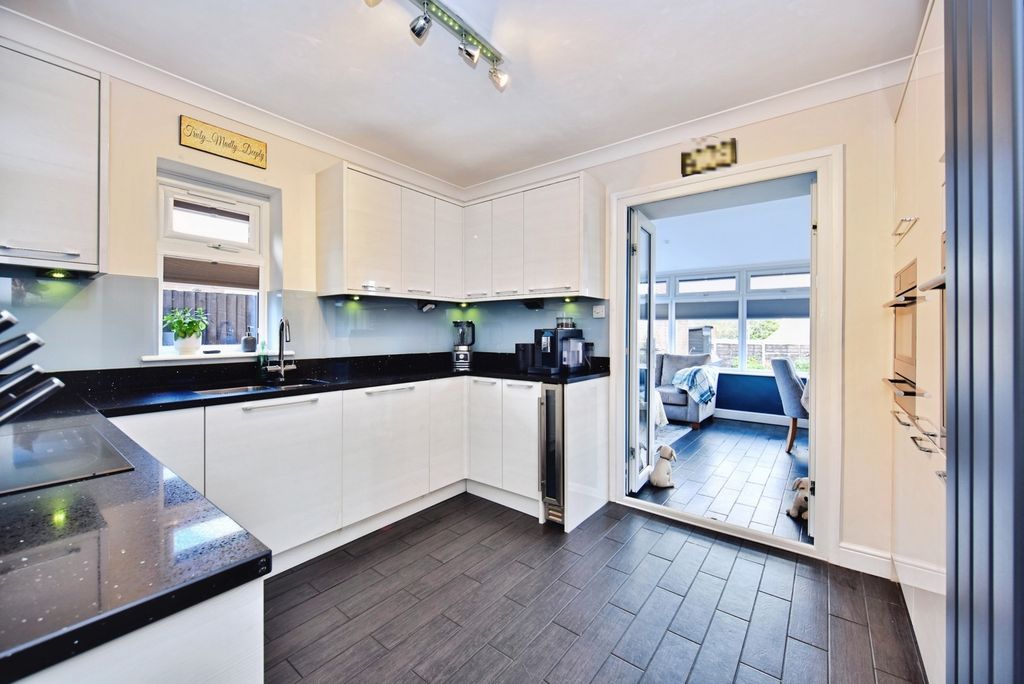 Property photo 3 of 19 Pbox-Img.Jpg