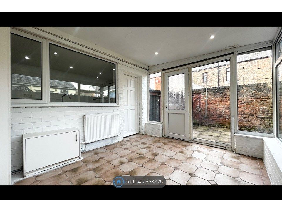 Property photo 3 of 18 Dining Room