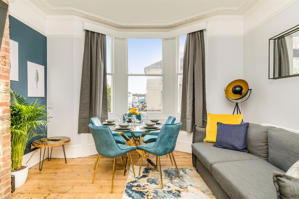 Property photo 2 of 29 Ditchling Rise, 93, Middle Flat-37.Jpg