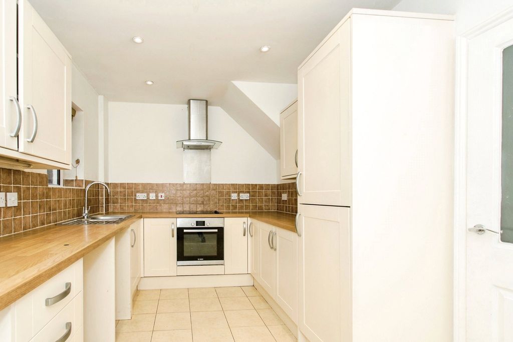 Property photo 3 of 12 Photo