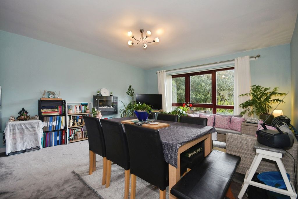 Property photo 3 of 10 Pbox-Img.Jpg