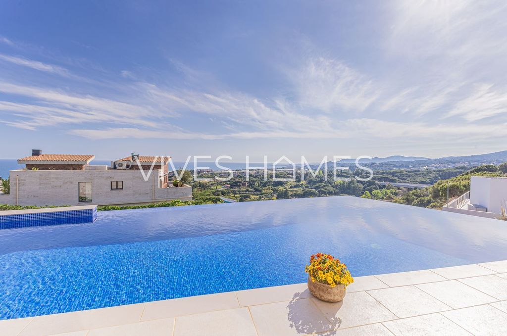 Property photo 1 of 64