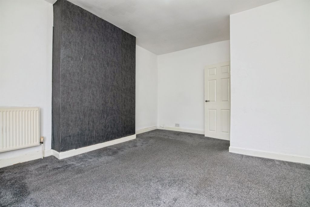 Property photo 2 of 13 Image