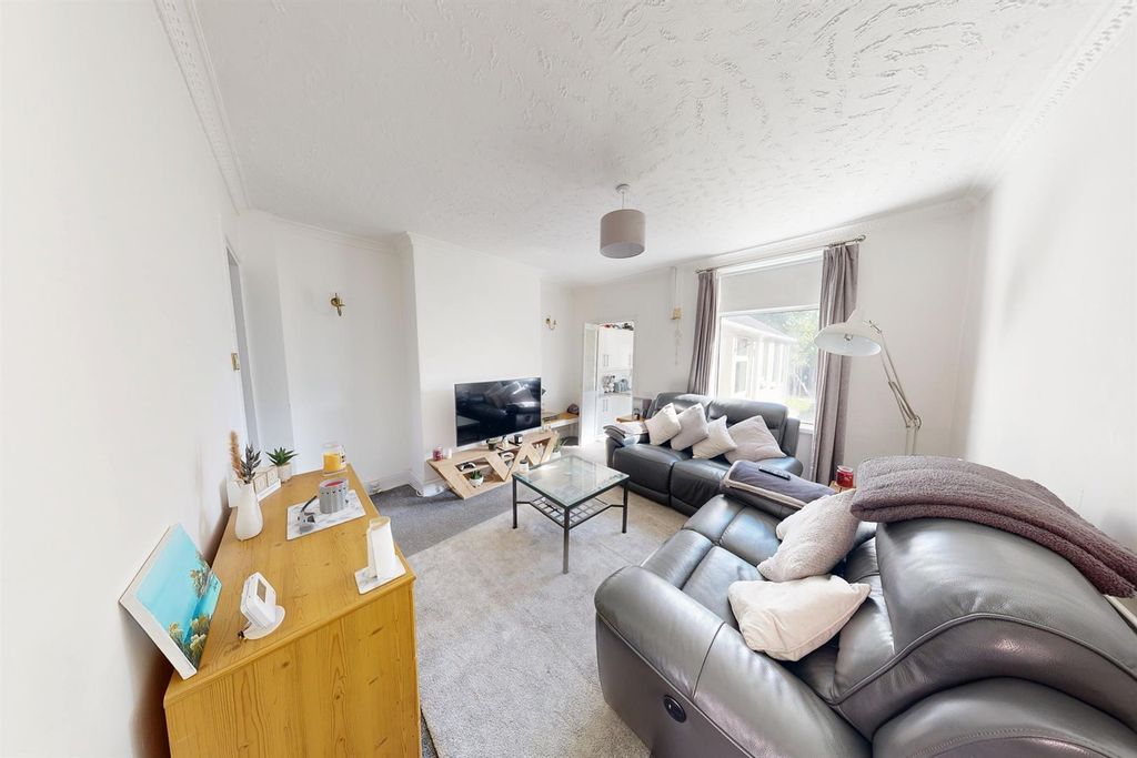 Property photo 3 of 13 3.Jpg