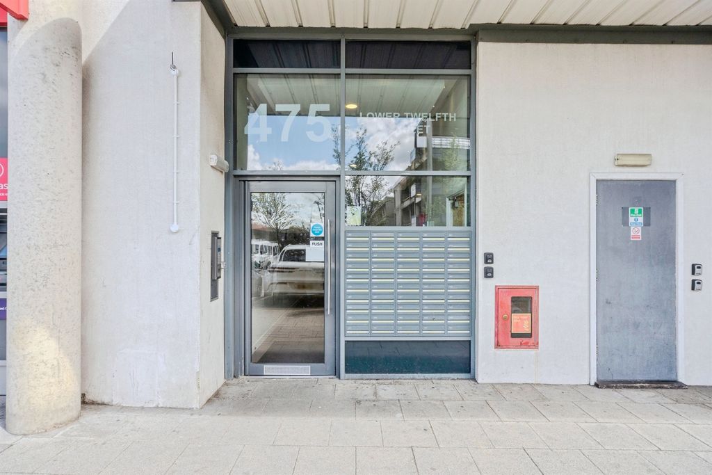 Property photo 2 of 20