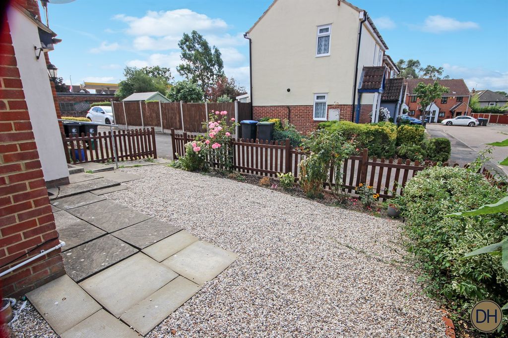 Property photo 2 of 9 Cunningham Rise