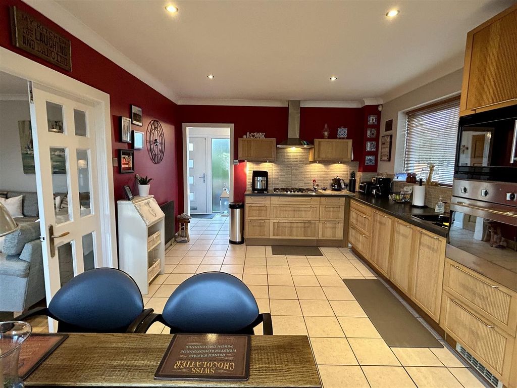 Property photo 3 of 30 Kitchen Dining Room