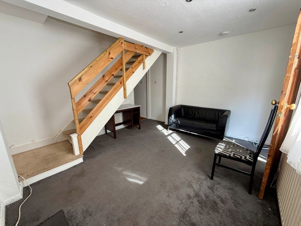 Property photo 3 of 10 Dining Room