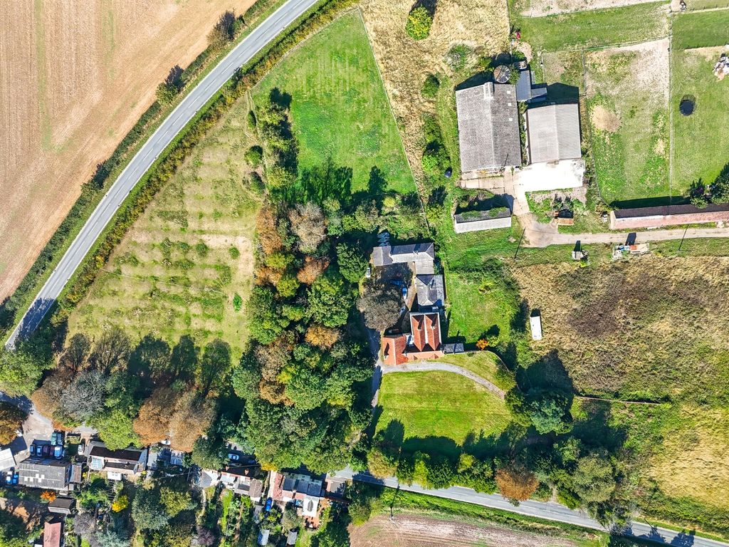 Property photo 2 of 26 Picture No. 98