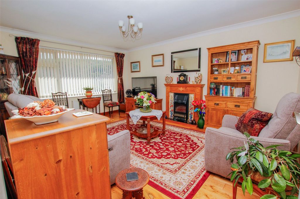 Property photo 3 of 18 Picture No. 04