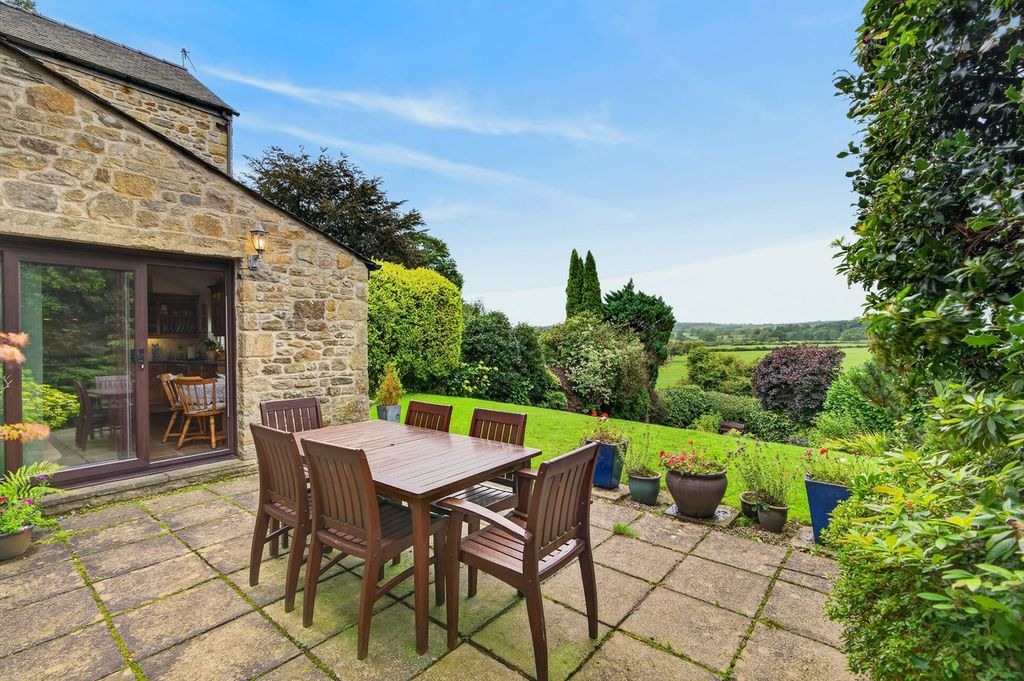 Property photo 2 of 43
