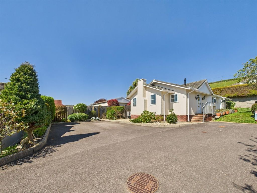 Property photo 1 of 14 Cam01381G0-Pr0216-Still003.Jpg