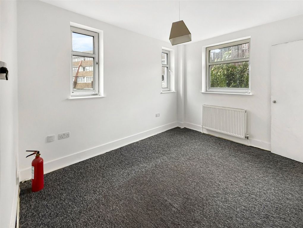 Property photo 3 of 6 Picture No. 13