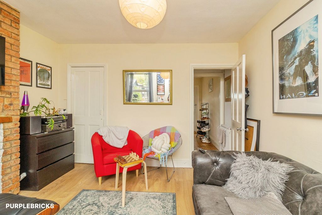 Property photo 3 of 37