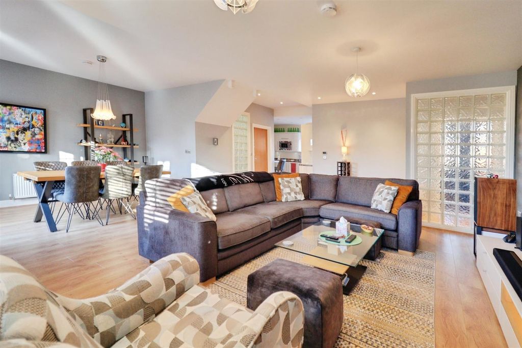 Property photo 2 of 55 8415c0B8-Img_0438-Img_0440.Jpg